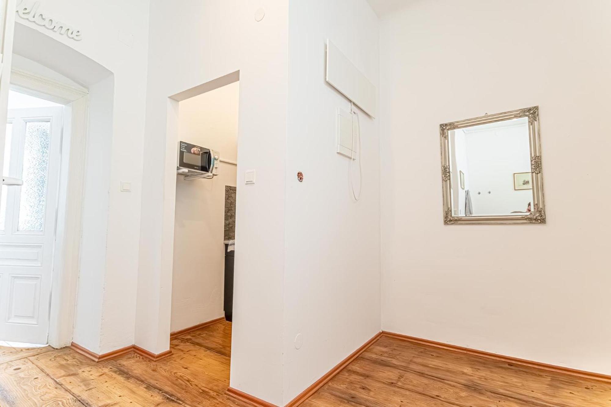 Stylish 1Br Apartment- Near Westbahnhof U3&U6 Vienna Exterior photo