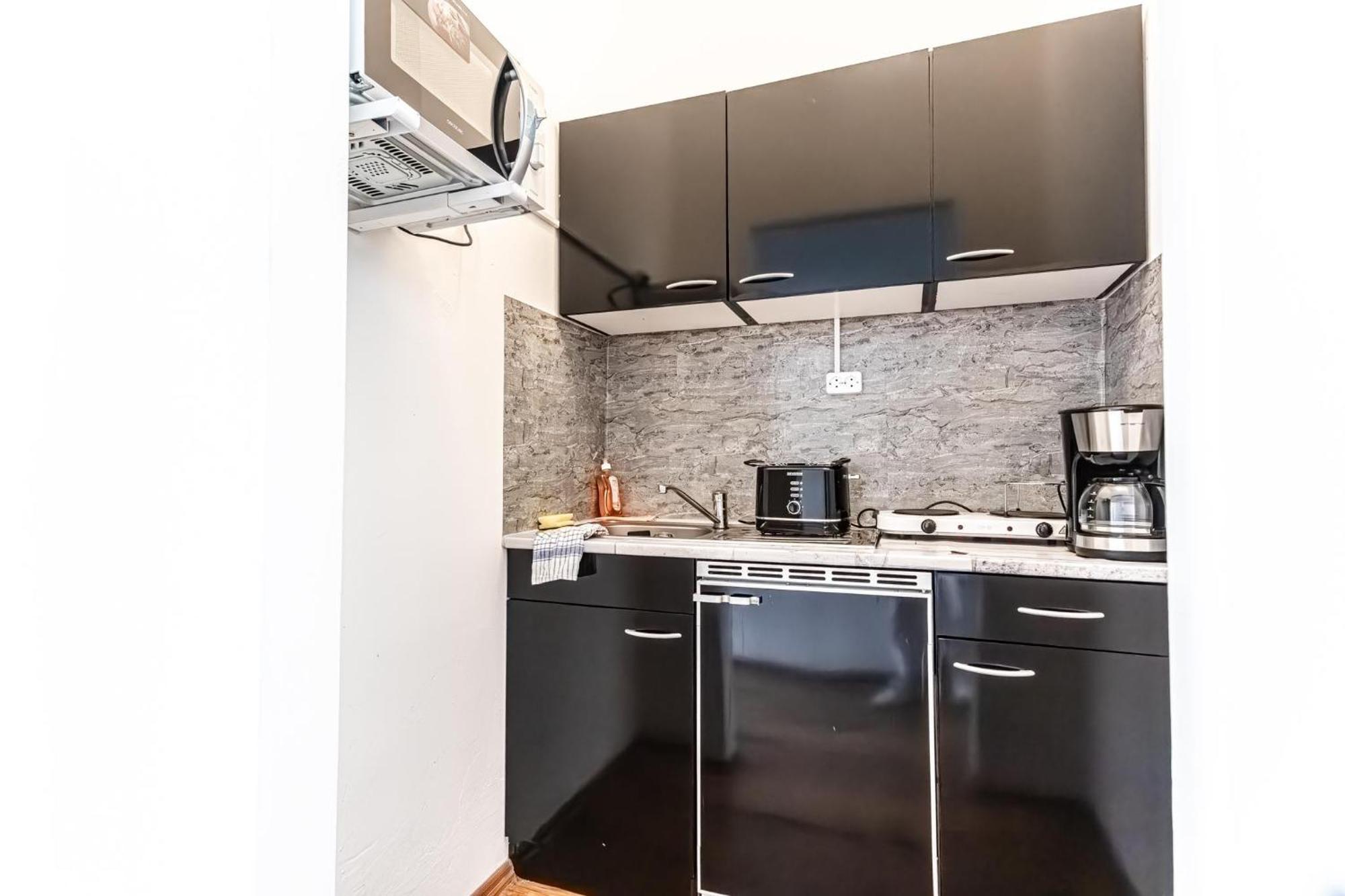 Stylish 1Br Apartment- Near Westbahnhof U3&U6 Vienna Exterior photo